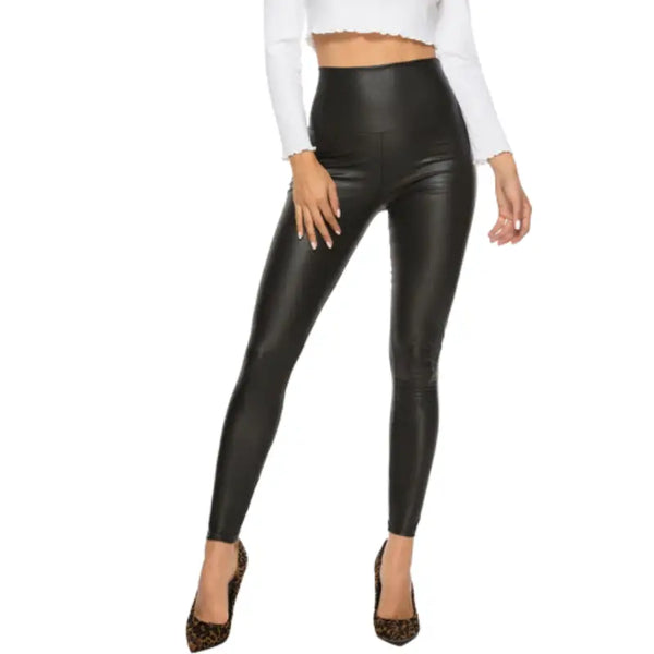 Leggings taille haute en faux cuir noir.