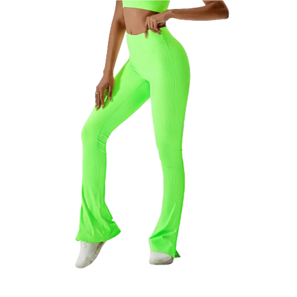 Pantalon de yoga ou legging évasé vert fluo porté sur le bas du corps.